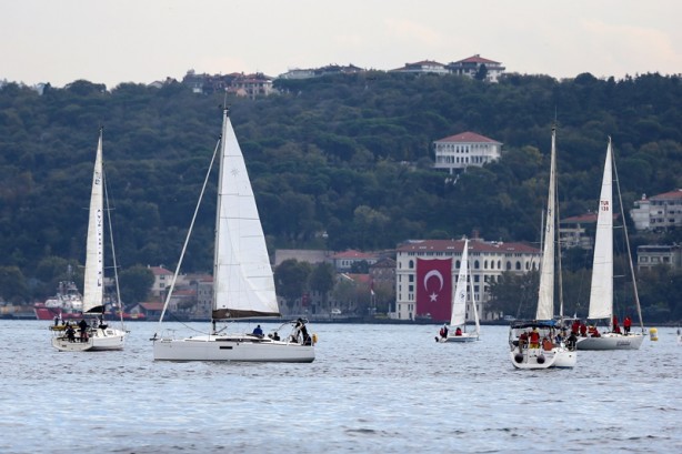 Foto - Cumhurbaşkanlığı Uluslararası Yat Yarışı, İstanbul Boğazı'nda başladı