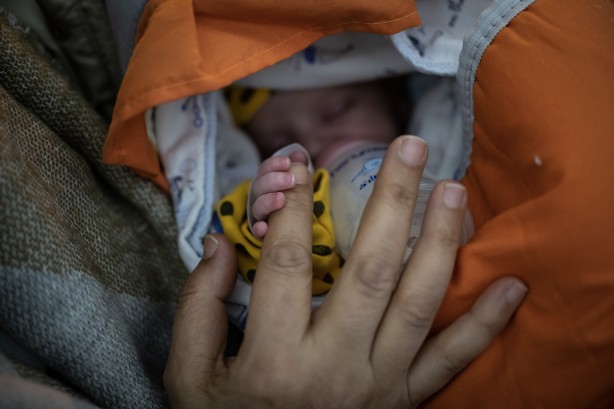 Foto - Cumhurbaşkanlığına ait uçakla 15 bebek Ankara'ya götürüldü