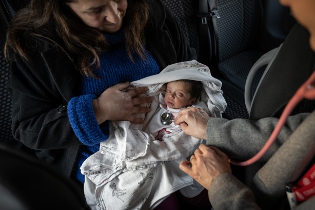 Foto - Cumhurbaşkanlığına ait uçakla 15 bebek Ankara'ya götürüldü