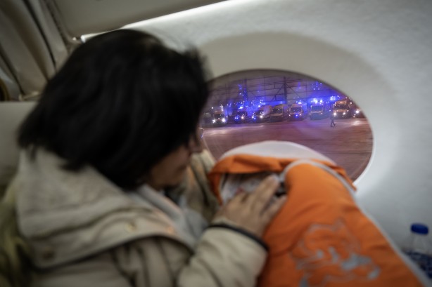 Foto - Cumhurbaşkanlığına ait uçakla 15 bebek Ankara'ya götürüldü