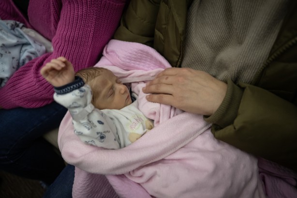Foto - Cumhurbaşkanlığına ait uçakla 15 bebek Ankara'ya götürüldü
