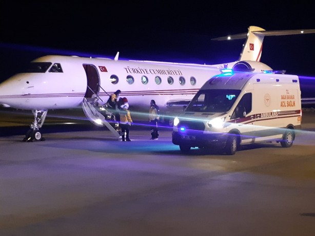Cumhurbaşkanlığına ait uçakla 15 bebek Ankara'ya götürüldü