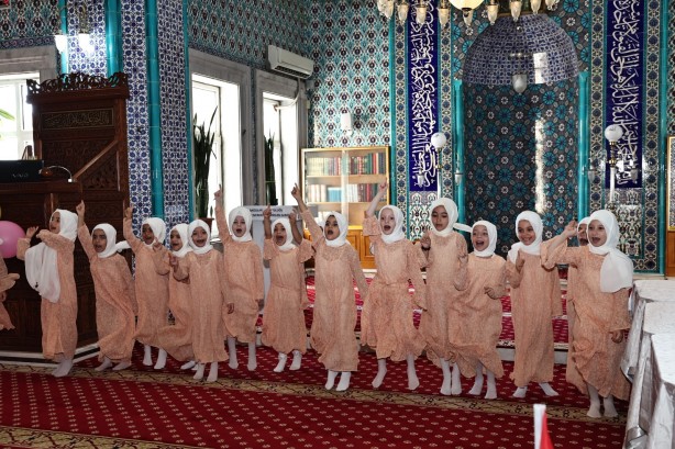 Foto - Cumhuriyet ve Sözcü kudurur şimdi! Kur’an bülbülleri rekor kırdı