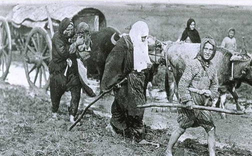 Foto - Cumhuriyeti o kadınlar değil bu kadınlar kurdu