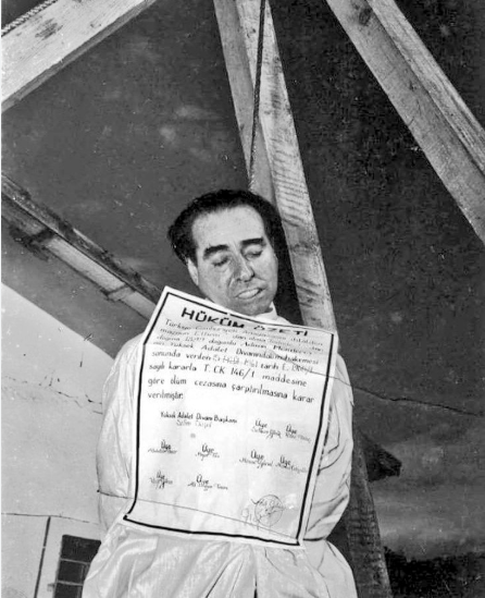 Foto - Cumhuriyet’in büyük hukukçusunun karanlık sicili! Darbenin gölgesinde bir hukukçu