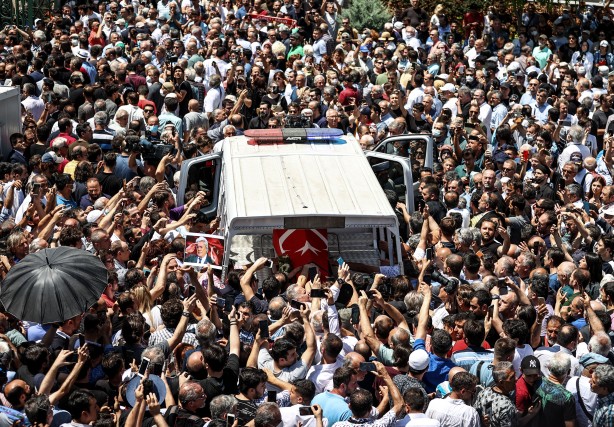 Foto - Cüneyt Arkın son yolculuğuna uğurlandı
