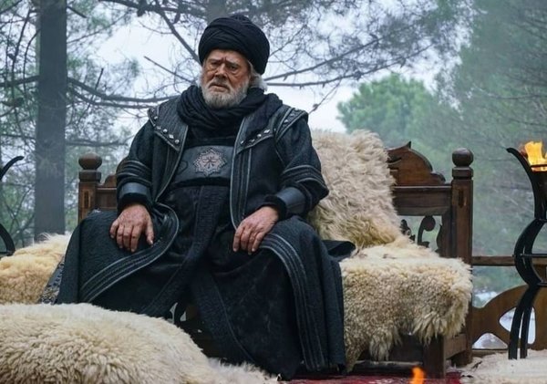 Cüneyt Arkın'ın paylaşımı sosyal medyaya damga vurdu