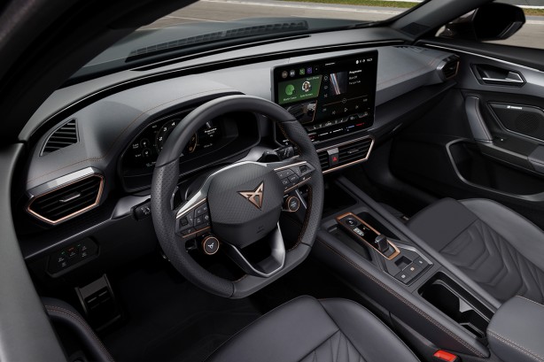 Foto - CUPRA Formentor tamamen yenilendi! Motor seçenekleri güncellenerek satışa sunulan otomobilin fiyatı ne kadar?