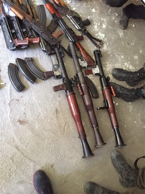 Foto - Çuval çuval el bombası ele geçirildi!