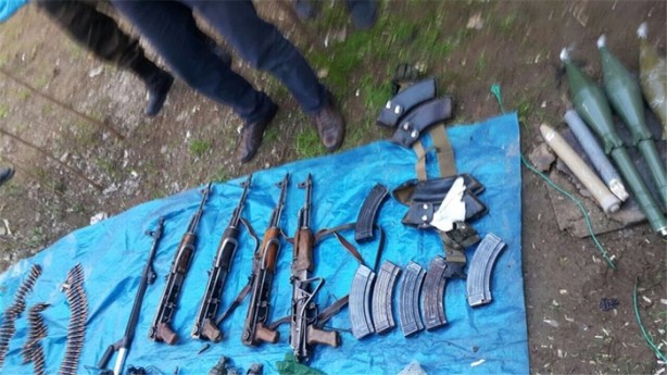 Foto - Çuval çuval el bombası ele geçirildi!