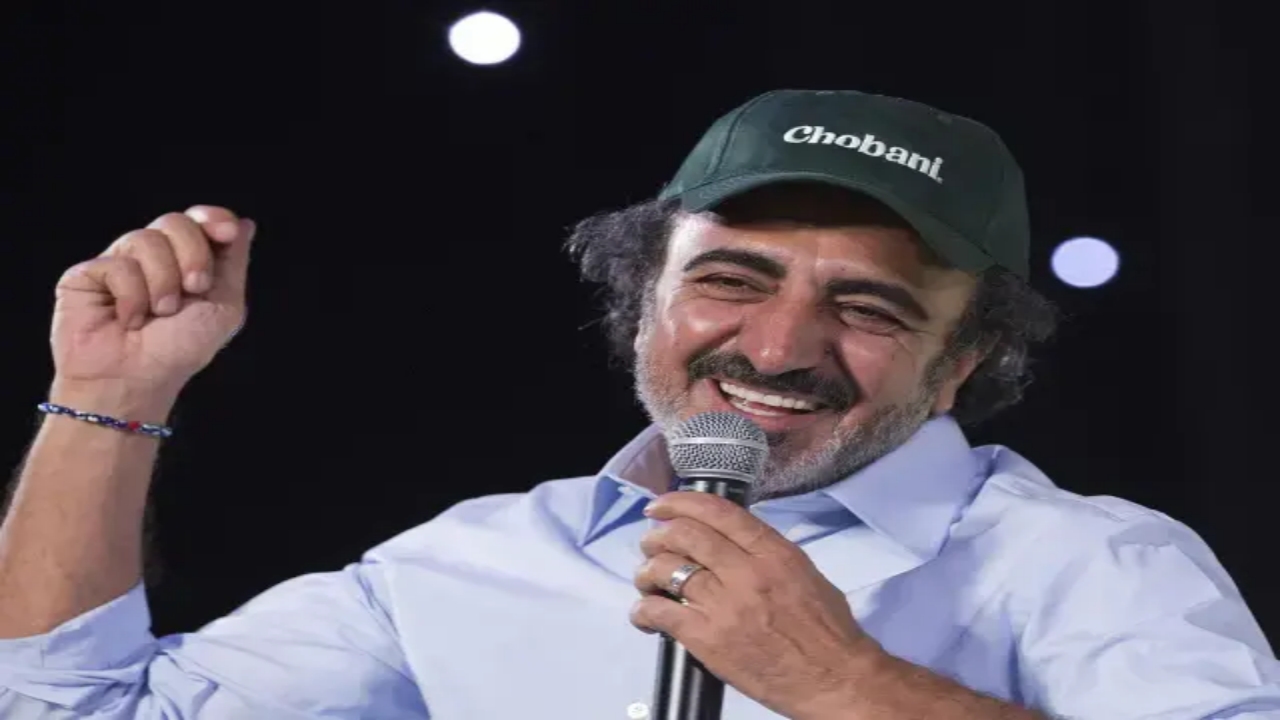 Foto - Çuvalla para verip Fenerbahçe stadına tabelasını astırdı! İşte Kürt kökenli Hamdi Ulukaya’nın bilinmeyenleri