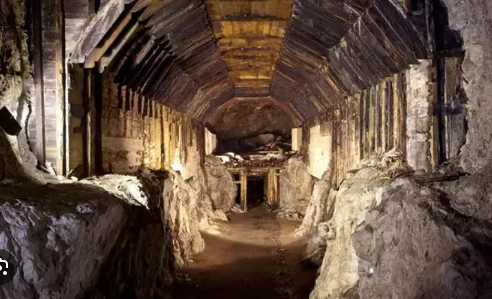 Foto - Çuvallar dolusu altın var! Herkes bu mağaranın peşine düştü