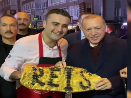 Foto - CZN Burak’tan alkış toplayan hareket