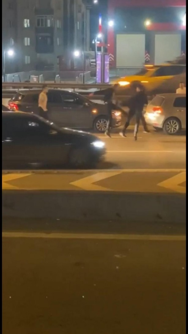 Foto - D-100 karayolu ringe döndü! Akan trafikte tekme tokat birbirlerine girdiler