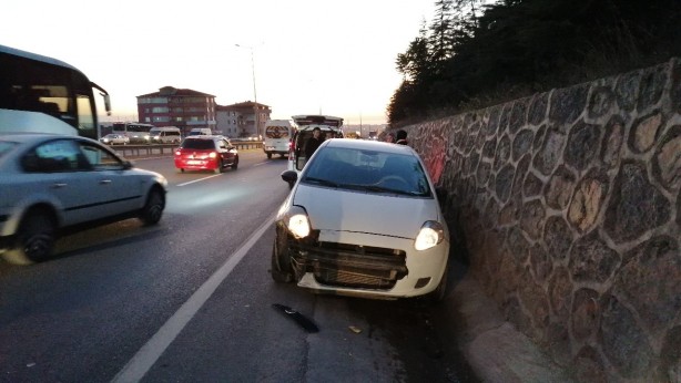 Foto - D-100’de feci kaza! 3 araç birbirine girdi