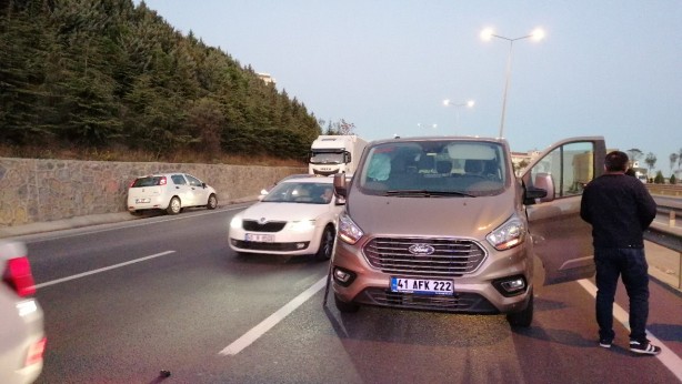 Foto - D-100’de feci kaza! 3 araç birbirine girdi