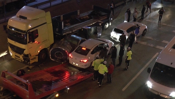 Foto - D-100'de feci kaza! Kilometrelerce kuyruk oluştu