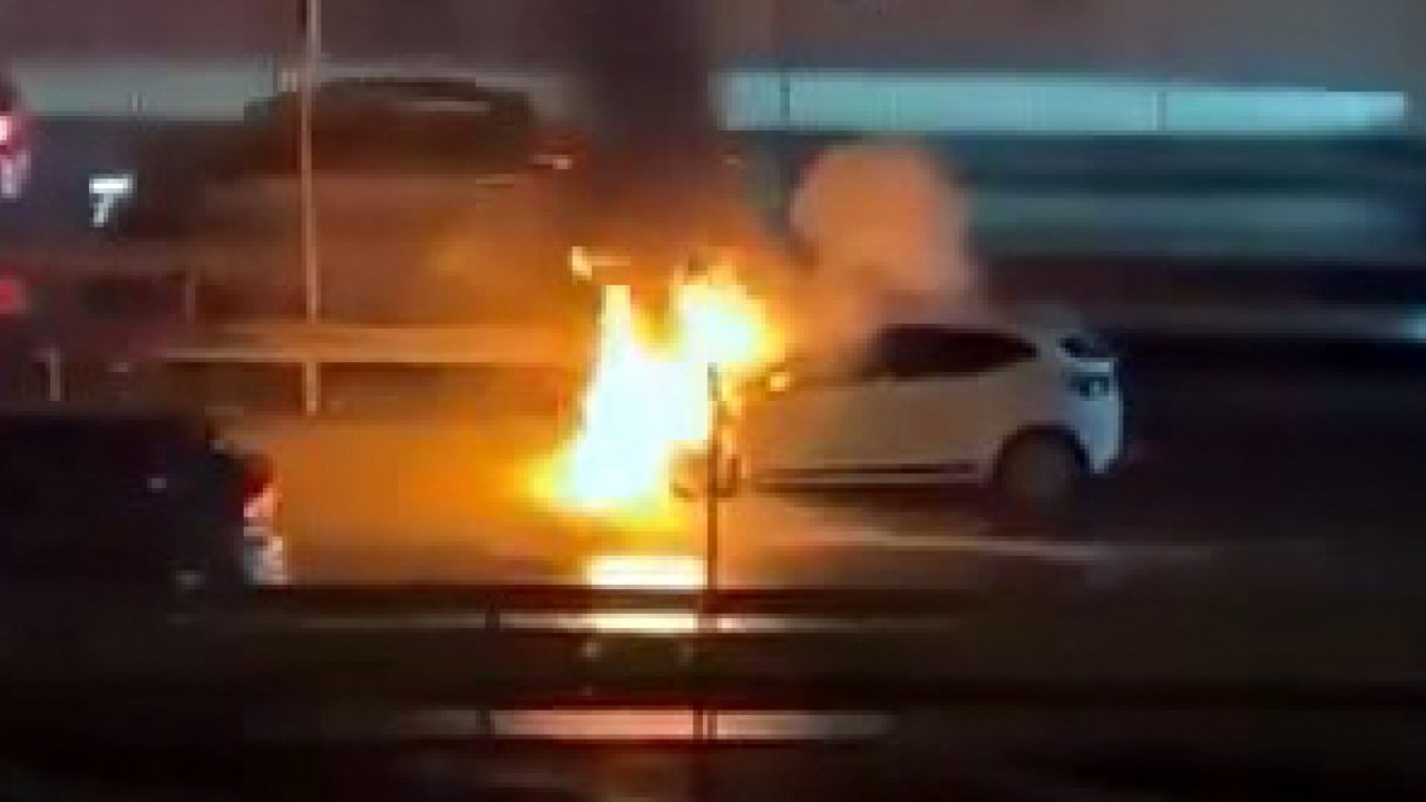 Foto - D-100'de otomobil yandı