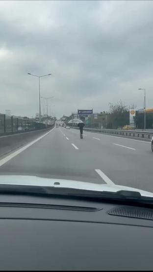 Foto - D-100'de skuterler otomobilleri solladı; hız kadranı 120 km'yi gösterdi