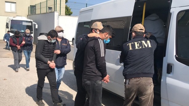 Foto - DAEŞ operasyonunda enselendiler! Çocuk ve hayvanlarla ilgili müstehcen görüntüler bulundu