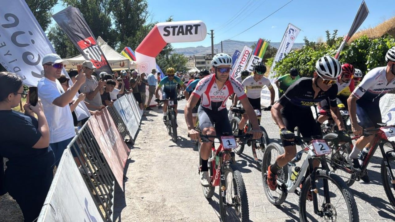 Dağ Bisikleti Şampiyonası’nda Kapadokya’da pedal basıp teker çevirdiler