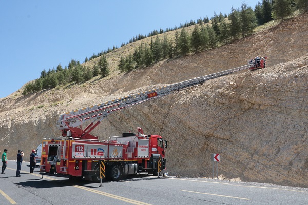 Foto - Dağ çayı toplarken depreme yakalandı | 70 yaşındaki adam öyle bir yerden düştü ki!