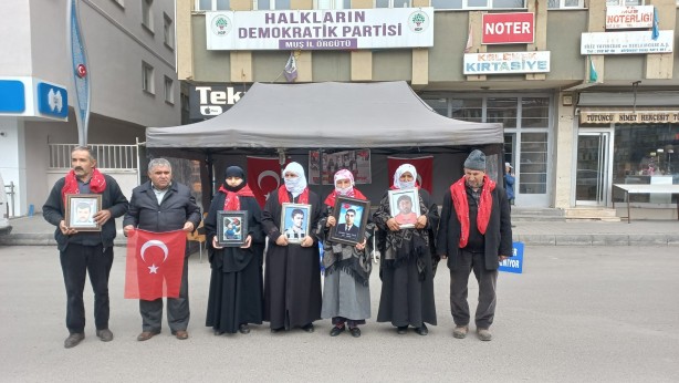 Foto - Dağa kaçırılan oğluna yürek yakan çağrı! 'Annen ölüm döşeğinde'