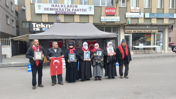 Foto - Dağa kaçırılan oğluna yürek yakan çağrı! 'Annen ölüm döşeğinde'