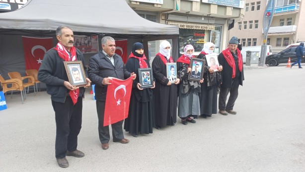 Foto - Dağa kaçırılan oğluna yürek yakan çağrı! 'Annen ölüm döşeğinde'