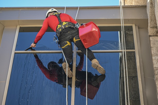 Foto - Dağcılık sertifikalı ekiplerce TBMM'de bayram temizliği!
