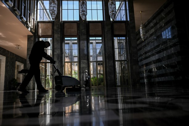 Foto - Dağcılık sertifikalı ekiplerce TBMM'de bayram temizliği!