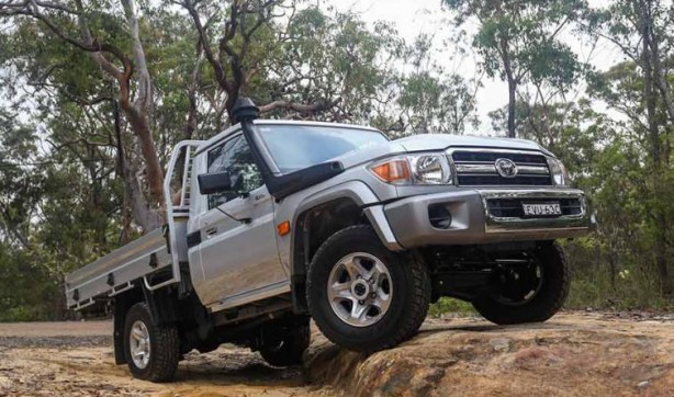 Foto - Dağdan düşen Toyota engel tanımadı! Görenler gözlerine inanamadı