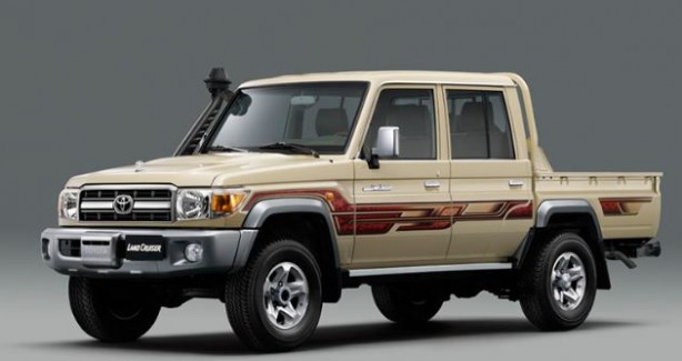 Foto - Dağdan düşen Toyota engel tanımadı! Görenler gözlerine inanamadı