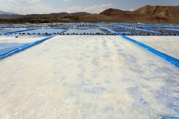 Foto - Dağdan gelen su böyle tuza dönüştürülüyor