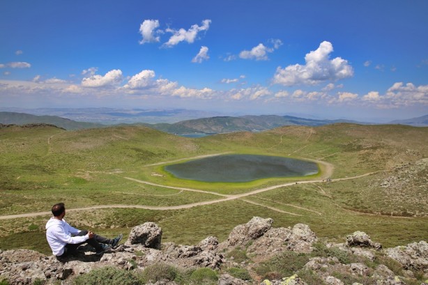 Foto - Dağın zirvesinde! Bervi Gölü ziyaretçilerini ağırlıyor