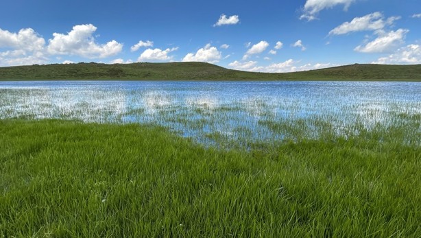 Foto - Dağın zirvesinde! Bervi Gölü ziyaretçilerini ağırlıyor