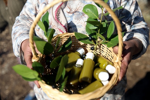 Foto - Dağlardan toplanıyor zahmetle hazırlanıyor! Litresi 2 bin liraya satılıyor