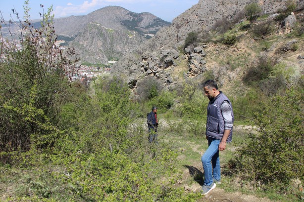 Foto - Dağları dolaşıp onu arıyorlar! Herkes izini sürüyor, bulan tarihe geçecek