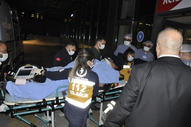 Foto - Dağlık arazide mahsur kalan 4 kişi helikopterle kurtarıldı