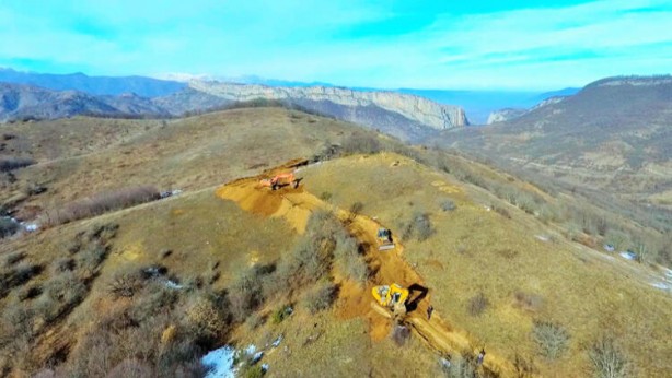 Foto - Dağlık Karabağ'da harita resmen değişiyor! Kamyonlar yola çıktı