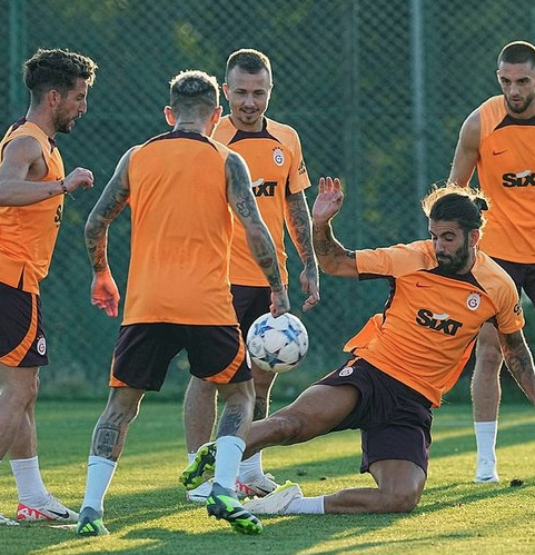 Foto - Daha derbi de oynamadılar ama hep rakipler hep... Ortalık yine fena karışacak!