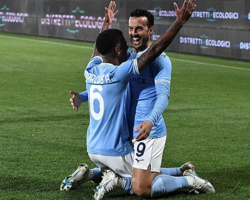 Foto - Daha derbi de oynamadılar ama hep rakipler hep... Ortalık yine fena karışacak!