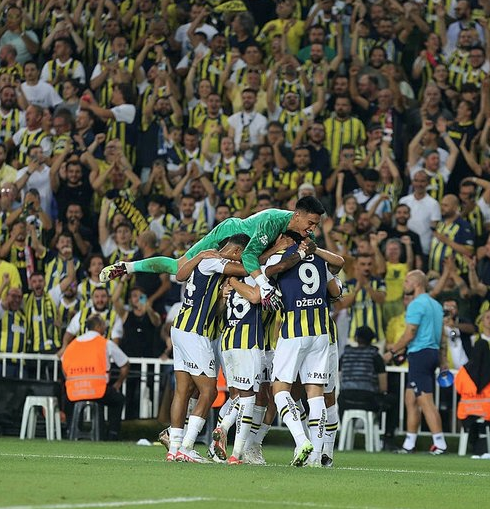 Foto - Daha derbi de oynamadılar ama hep rakipler hep... Ortalık yine fena karışacak!