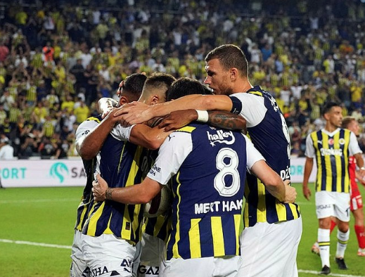 Daha derbi de oynamadılar ama hep rakipler hep... Ortalık yine fena karışacak!