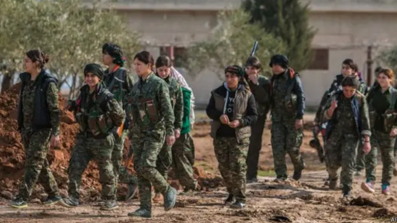 Foto - Daha dün "ölürüz de dönmeyiz" diyen YPG'den 'bunlar neyin peşinde' dedirten çıkış