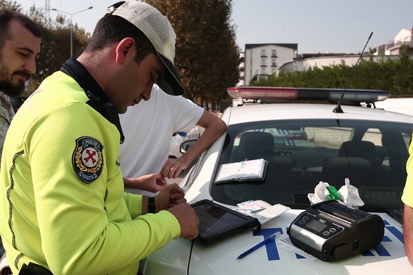 Daha ehliyetini almadan cezayı yedi