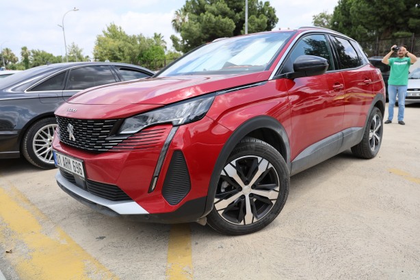 Foto - Daha neler göreceğiz bakalım! Sıfır aldığı otomobil bakın nasıl çıktı