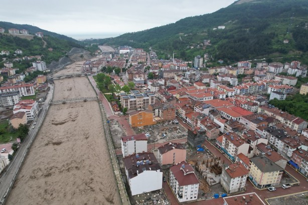Foto - Daha önce sel felaketinin yaşandığı ilçede metrekareye 100 kilogramın üzerinde yağış