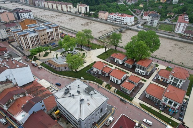 Foto - Daha önce sel felaketinin yaşandığı ilçede metrekareye 100 kilogramın üzerinde yağış