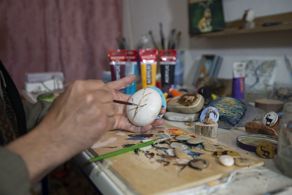 Foto - Dal ve taşları sanat eserine dönüştürüyor